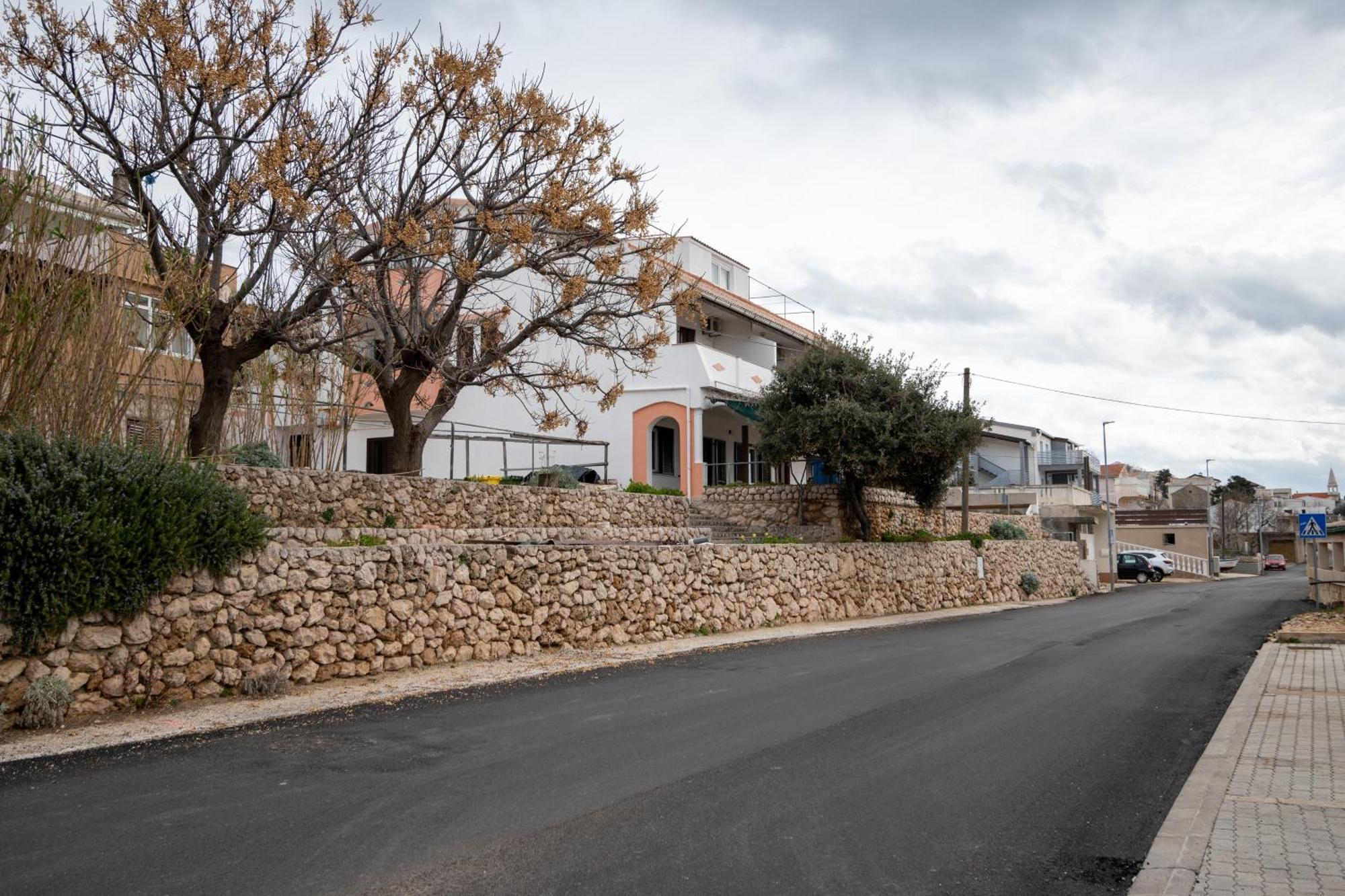 Apartments And Rooms With Parking Space Zubovici, Pag - 16063 Exterior foto